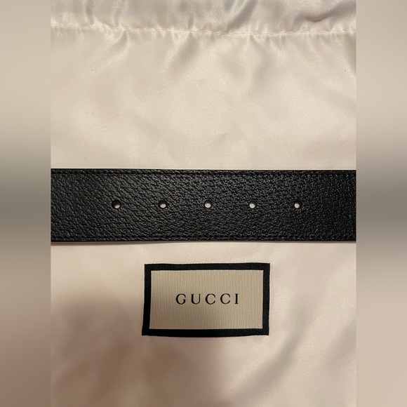 Mens Gucci black belt with gold buckle. - Picture 6 of 9
